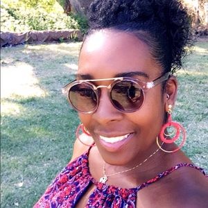 Meet your Posher, Samnatha